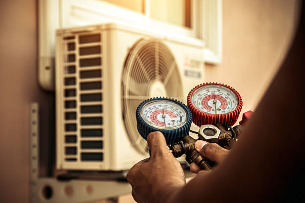 Professional Hvac technician working in Fountainville, PA